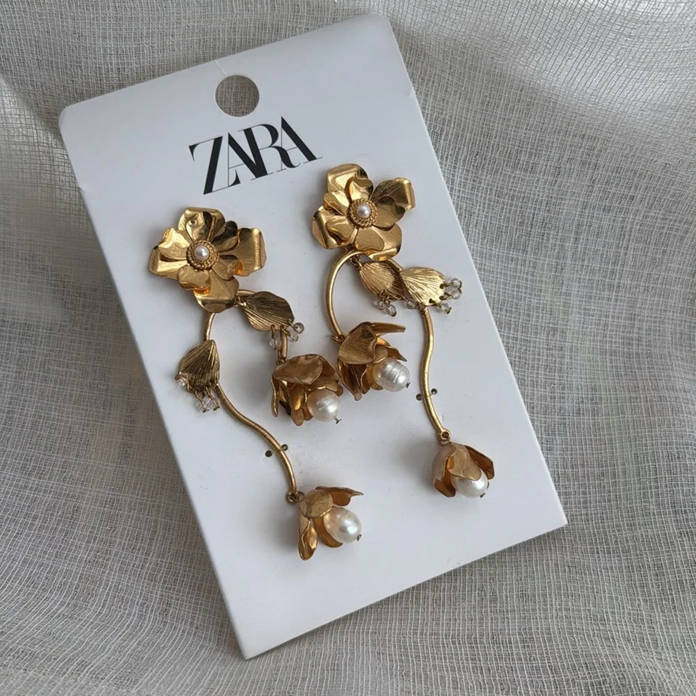 Zara Gold Floral Drop Earrings‎ With Pearls